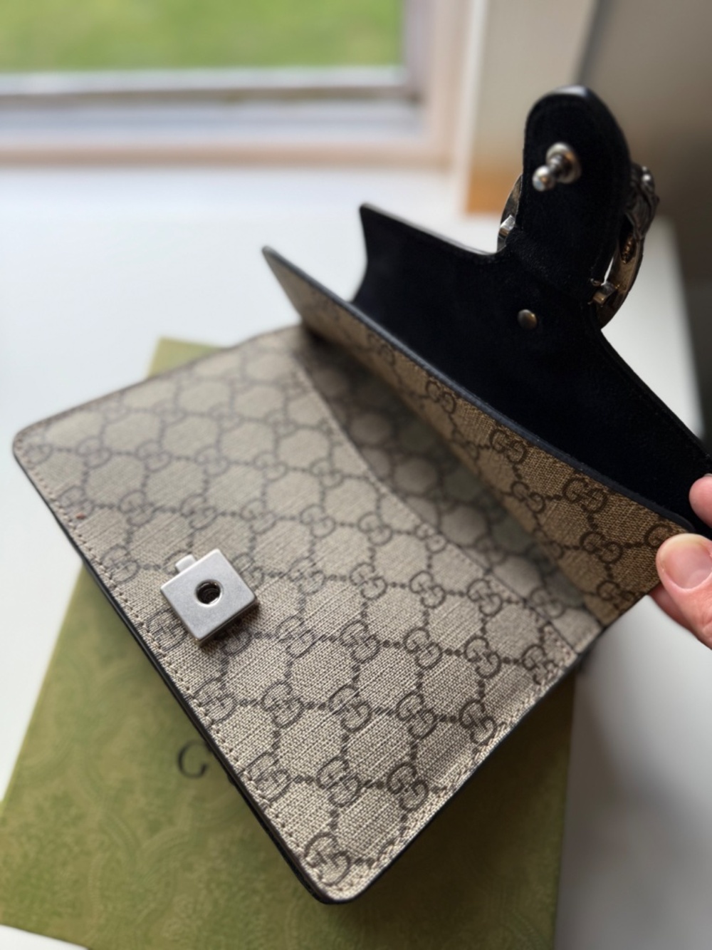 Handbag - Picture 8 of 13
